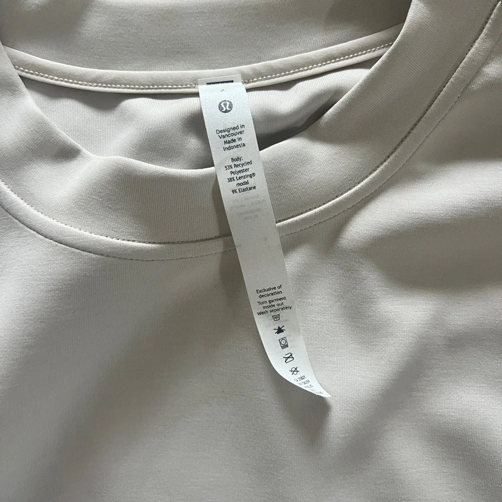 Lululemon NWT Softstream Perfectly Oversized Cropped Crew - Picture 6 of 6